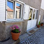 Casas Ti Flores * Sabugal